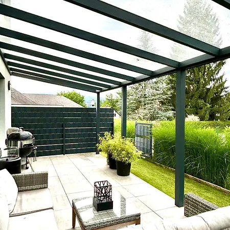 Schoene Mit Terrasse Und Parkplatz * Velden am Woerthersee