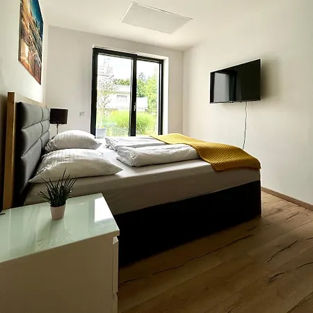 Apartment Schoene Mit Terrasse Und Parkplatz *