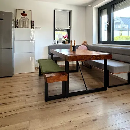 Apartment Schoene Mit Terrasse Und Parkplatz Velden am Woerthersee