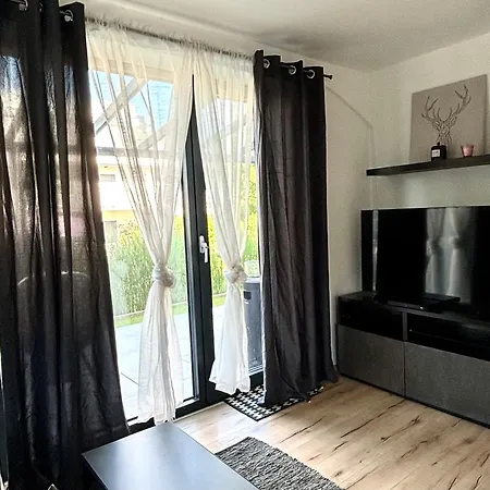 Schoene Mit Terrasse Und Parkplatz * Velden am Woerthersee